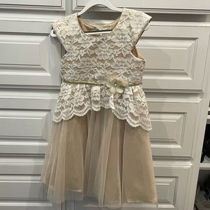 Girls Dress, size 5